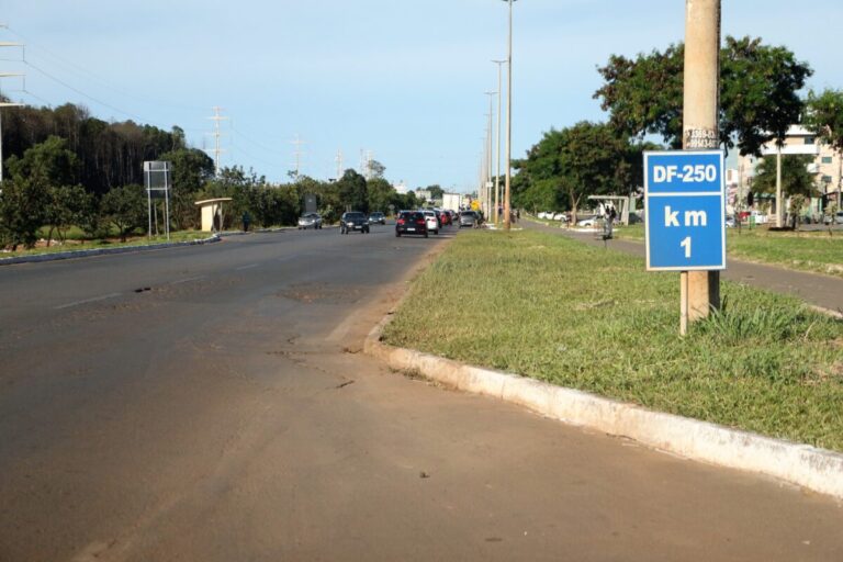 Ibaneis faz a entrega da obra de duplicação da DF-250