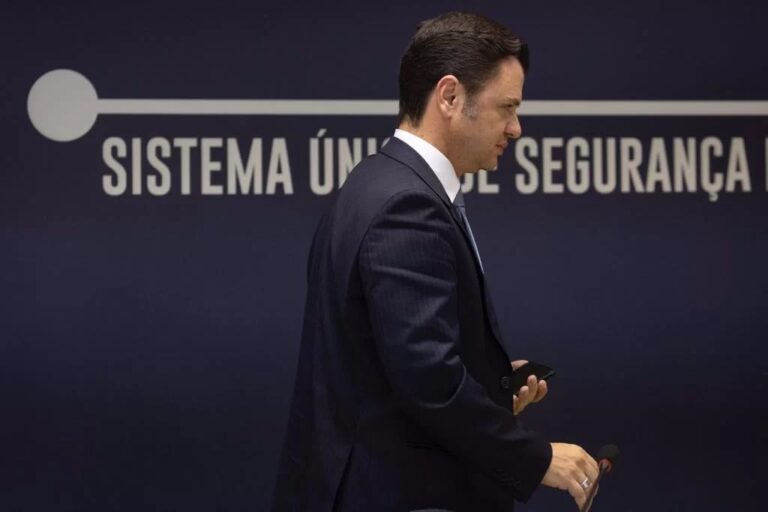 Moraes envia à PGR pedido de liberdade de Anderson Torres