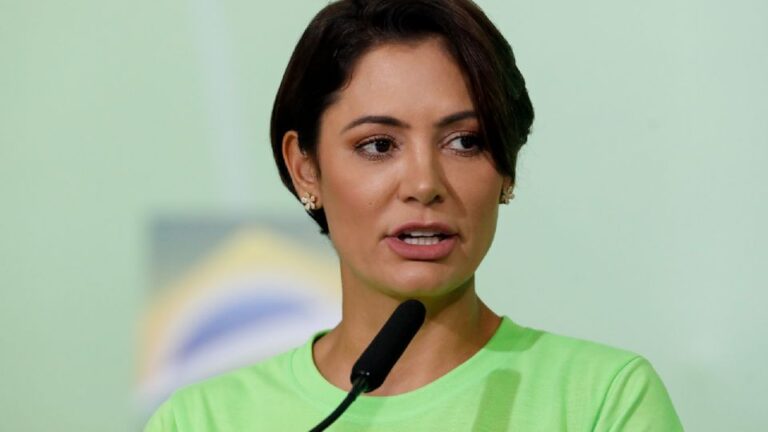 Michelle Bolsonaro se defende de suspeita de ‘rachadinha’