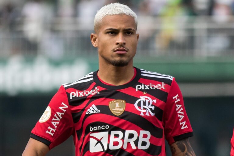 Flamengo deposita quase R$ 2 milhões na conta de João Gomes errado