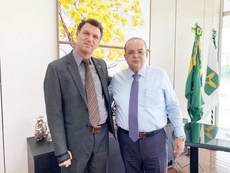 O Deputado Iolando e o governador Ibaneis Rocha juntos: Edital de licitação do Hospital de Brazlândia será lançado ainda este mês