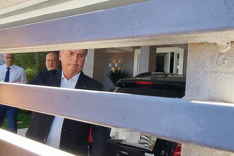 Bolsonaro desabafa sobre falta de privacidade na casa de Brasília