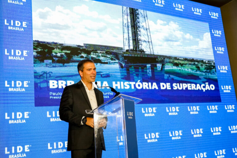 Em encontro com empresários, governador frisa importância do FCDF