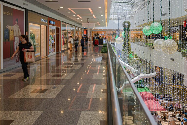 Comércio espera alta de mais de 20% nas vendas do Dia dos Namorados