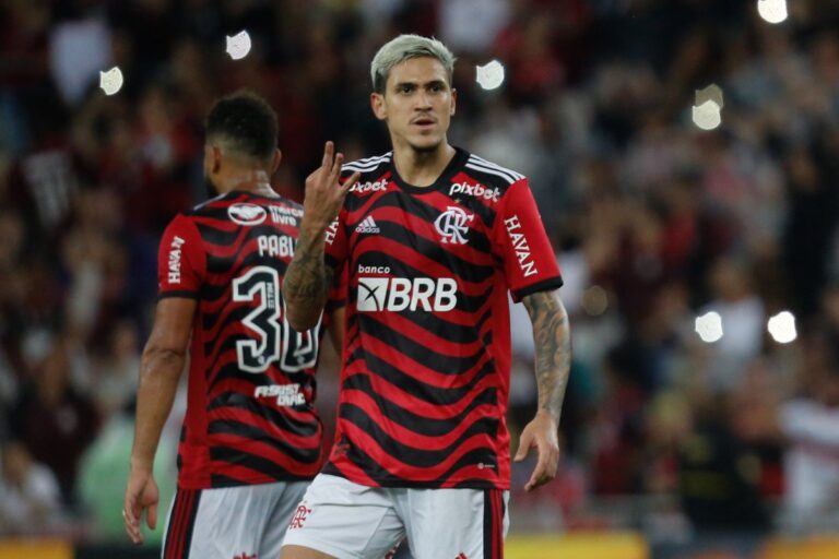 Atacante Pedro, do Flamengo, recusa proposta para ganhar seis vezes mais na Arábia