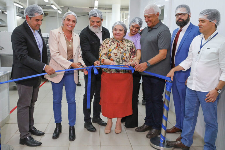 GDF entrega reforma e modernização da cozinha do Hospital de Base