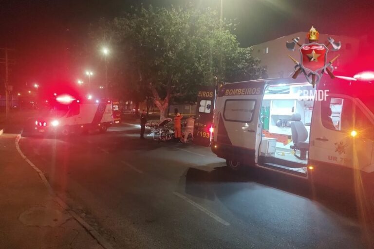 Motociclista e pedestre ficam feridos após atropelamento no DF
