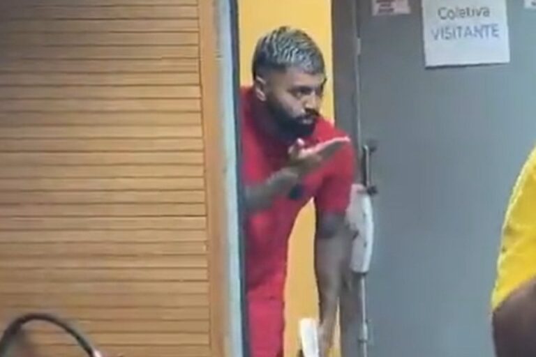 Após derrota do Fla, Gabigol manda beijo para Dorival