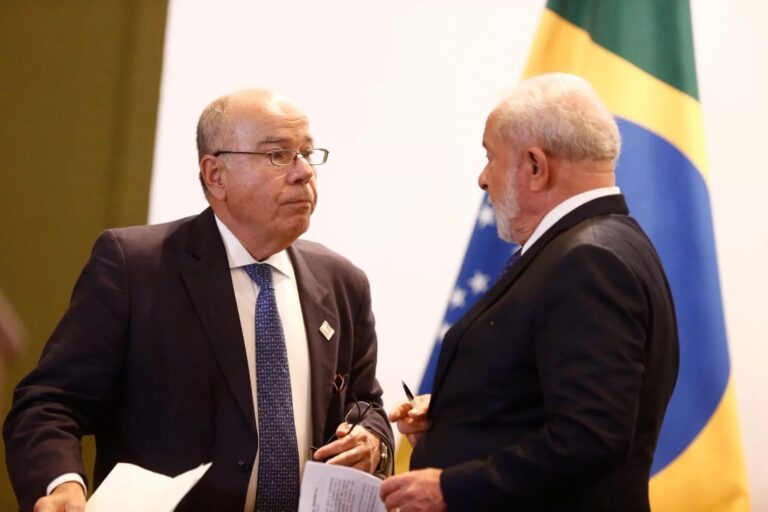 Lula decide enviar apenas o chanceler brasileiro à posse de presidente Argentino