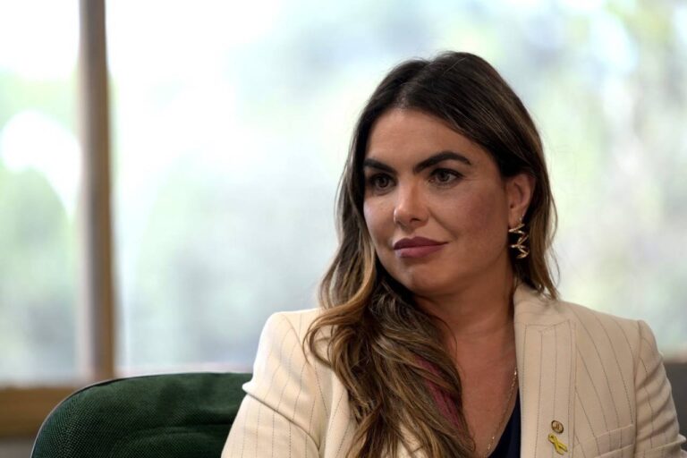 Deputada vai a ato bolsonarista e membros do Cidadania pedem expulsão