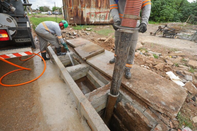 Estrutural recebe serviço de limpeza e inspeção da rede pluvial