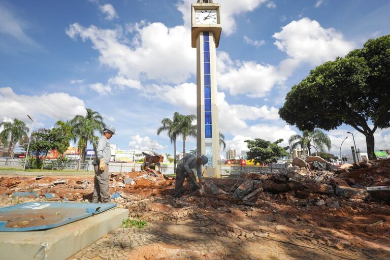GDF inicia reforma da Praça do Relógio, referência em Taguatinga