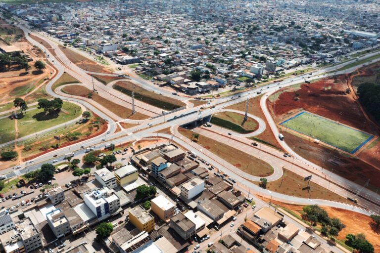 Maior obra do Complexo Viário Saída Leste, Viaduto do Itapoã/Paranoá é inaugurado