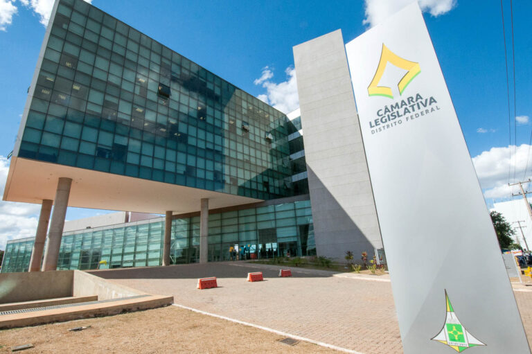 Cerimônia do PRD/DF com 800 presentes lotam Plenário da CLDF
