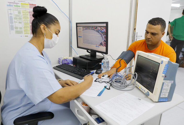 Tendas de acolhimento a pacientes com dengue realizam mais de 22,1 mil atendimentos no DF