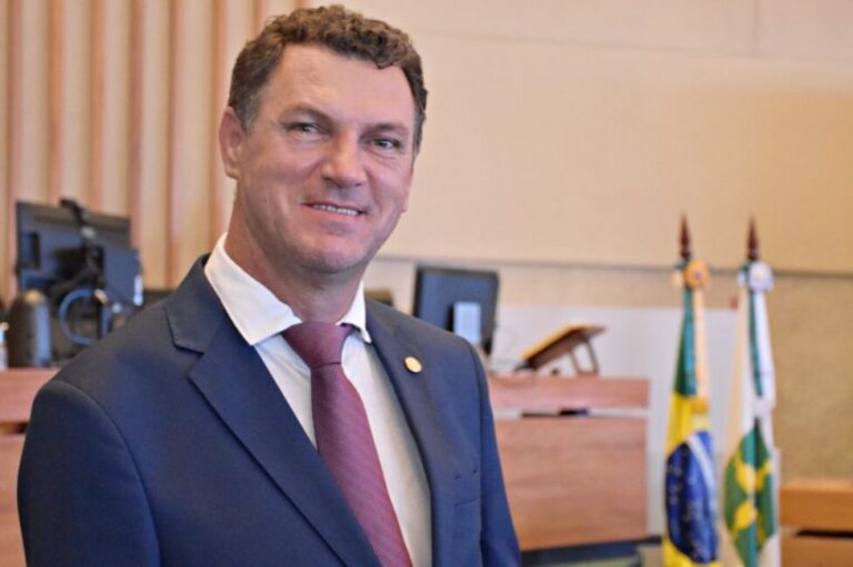 Justiça Assegura Planos de Saúde para Autistas: Uma Grande Vitória para Todos, Celebra Iolando