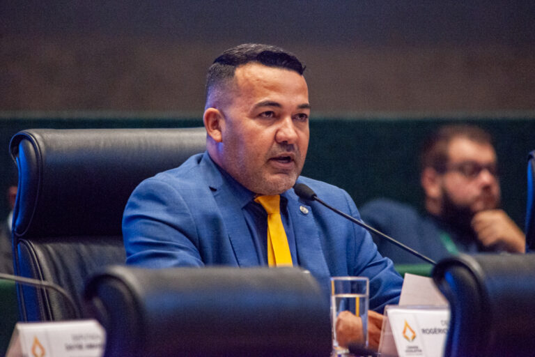 Câmara Legislativa prestigia vigilantes e porteiros do DF