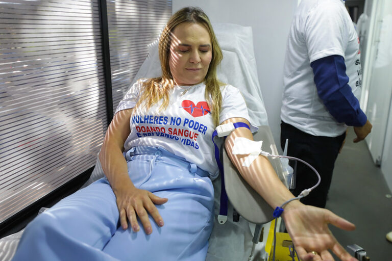 Vice-governadora e servidoras do GDF participam de campanha de doação de sangue