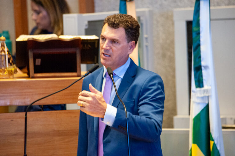 Comissão aprova projeto do Deputado Iolando para evitar cortes em serviços essenciais no DF