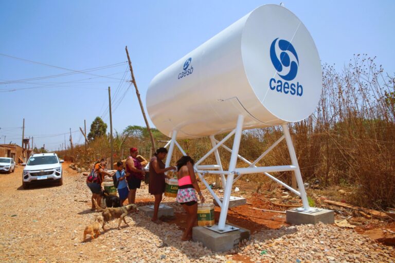 Abastecimento de água em Santa Luzia, na Estrutural, é reforçado