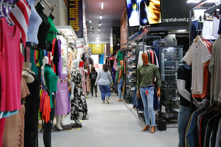 Reformada, Feira Modelo de Sobradinho tem mais comerciantes regularizados