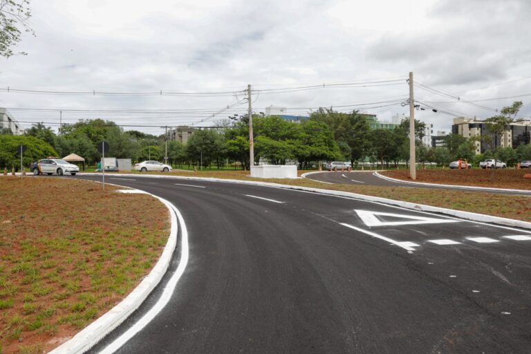 Alça de acesso ao SIG será interditada a partir de terça-feira para obras de passarelas subterrâneas