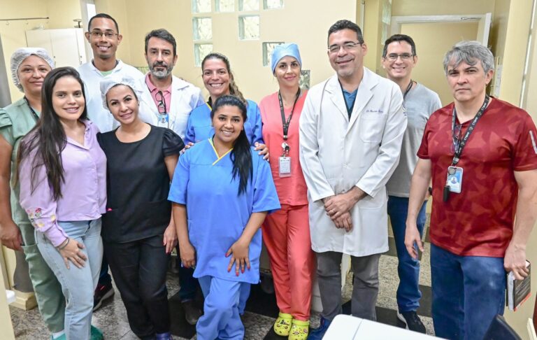 Equipe de profissionais de saúde do Hospital de Base do Distrito Federal