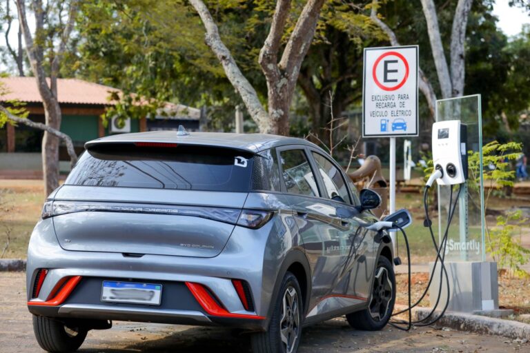 GDF vai ampliar isenção de IPVA para carros elétricos ou híbridos seminovos