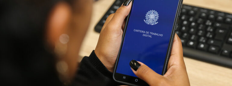 Minas tem disponível quase 14 mil empregos com carteira assinada nesta segunda-feira