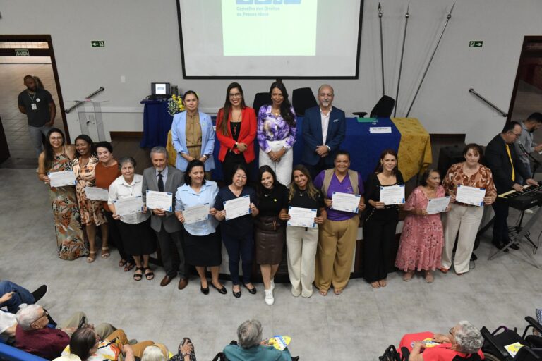 Instituições são premiadas por excelência no atendimento à população idosa do DF