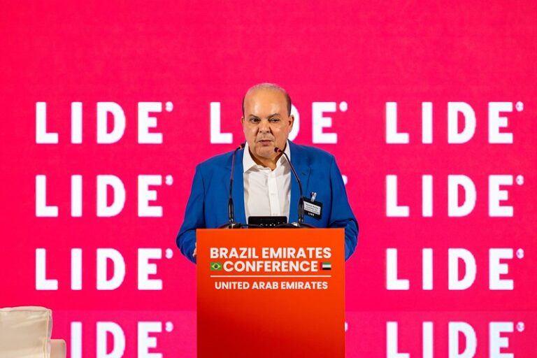 Governador reforça vocação de Brasília como capital da sustentabilidade durante palestra nos Emirados Árabes Unidos