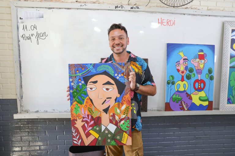 Professor de artes da rede pública do DF é selecionado para expor obras em Paris