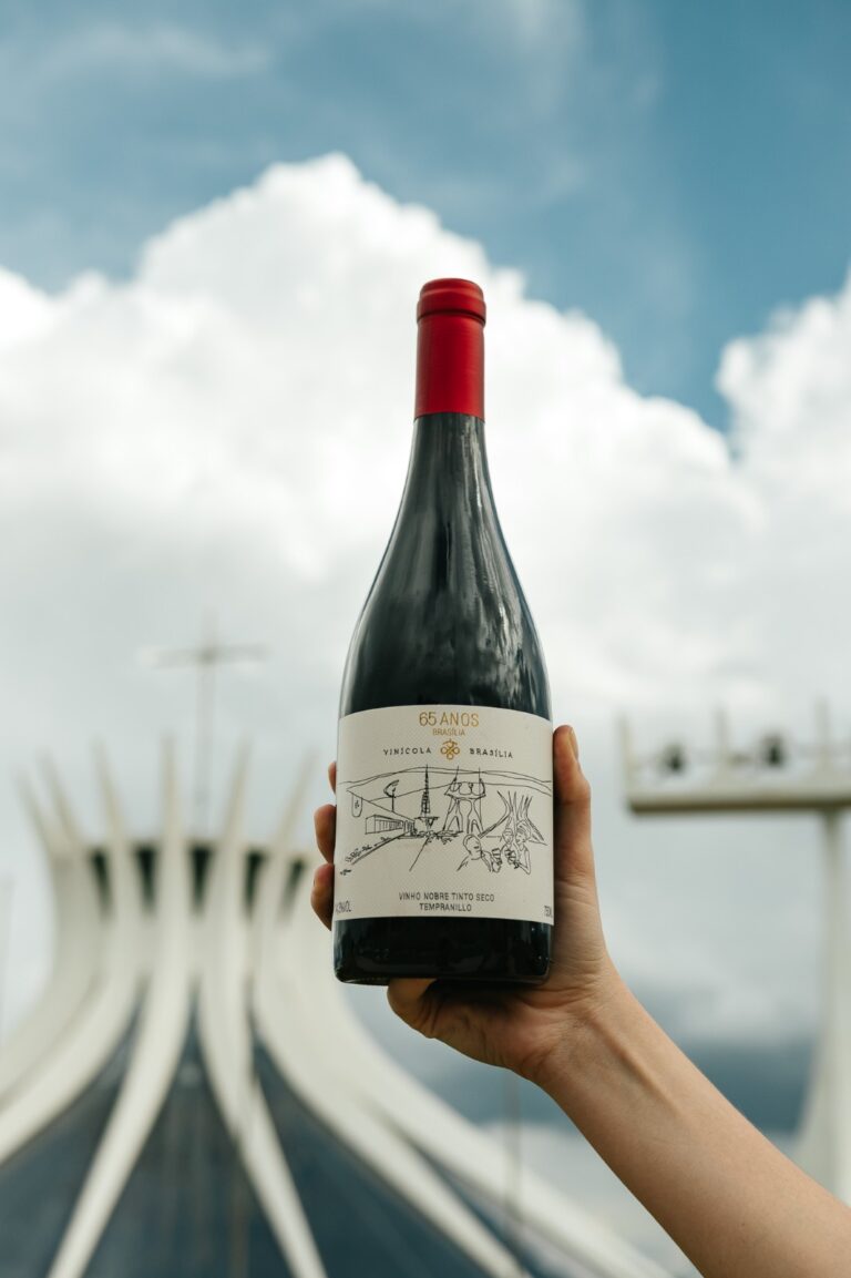 No aniversário de 65 anos, Brasília ganha vinho exclusivo de projeto que integra a Rota das Uvas