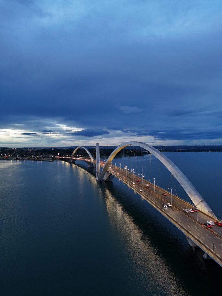 Servidor vence a quarta edição do Brasília em Foto com imagem da Ponte JK