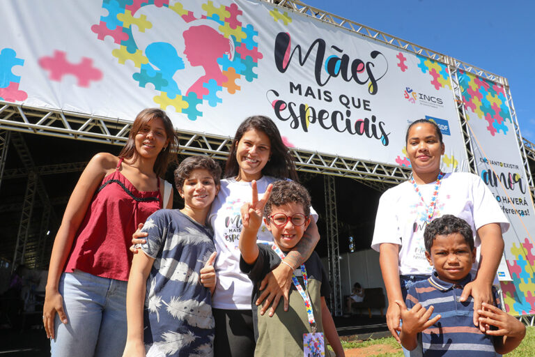Dia das Mães: Programas do GDF oferecem apoio às mães por meio de capacitação e serviços