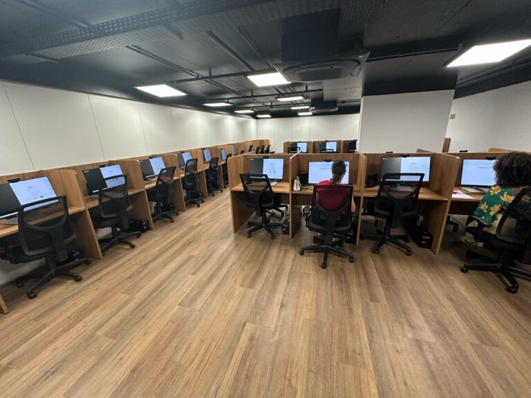 Detran-DF inaugura sala com capacidade de aplicação de 4 mil provas mensais para obtenção da CNH