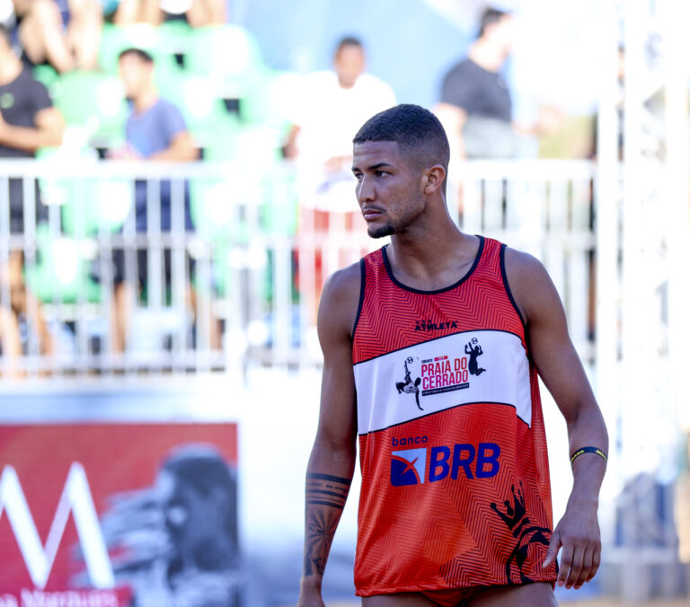 Brasília recebe estrelas do futevôlei em torneio nacional no Eixo Cultural Ibero-americano