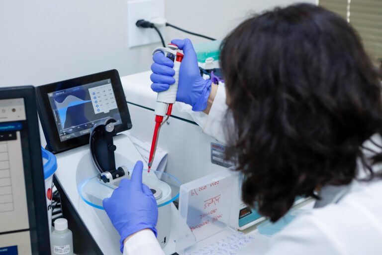 Laboratório de Citogenética do DF celebra 30 anos com mais de 10 mil laudos emitidos