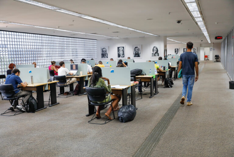 Biblioteca Nacional abre inscrições para cursos gratuitos de inglês em Brasília