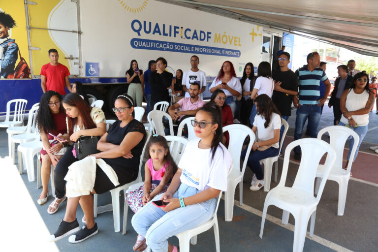 QualificaDF Móvel abre mais de mil vagas para cursos gratuitos de capacitação no DF