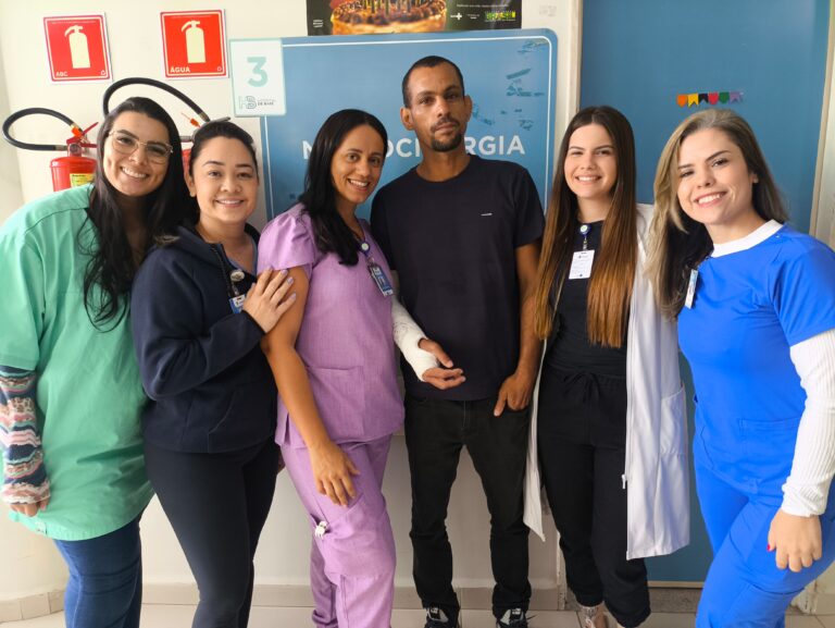 Paciente volta a falar após tratamento no Hospital de Base do DF
