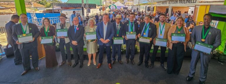 Minas Gerais homenageia líderes do agronegócio com Medalha Ministro Alysson Paolinelli