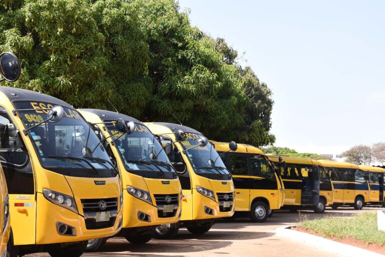 Transporte escolar no DF conta com mais de 1.160 ônibus para atender estudantes da rede pública