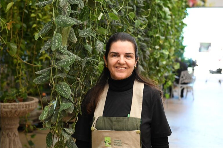 Oficina de Jardinagem estimula bem-estar e socialização entre idosos no DF