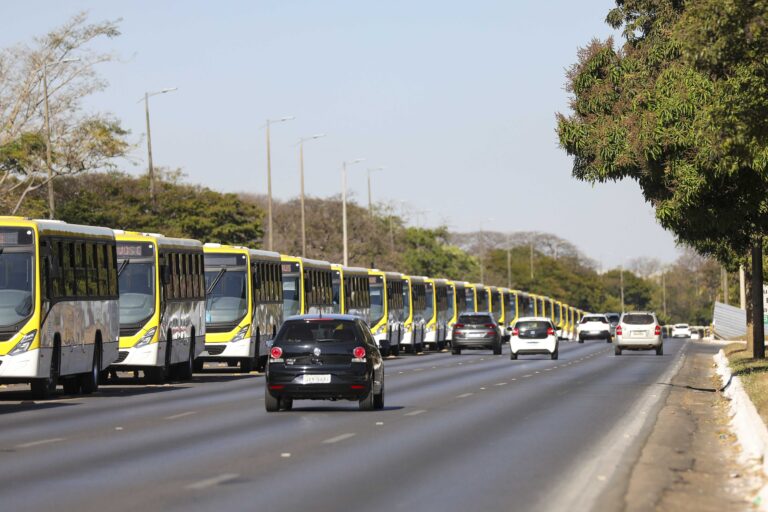 GDF renova frota com 444 novos ônibus e lança aplicativo para modernizar transporte público