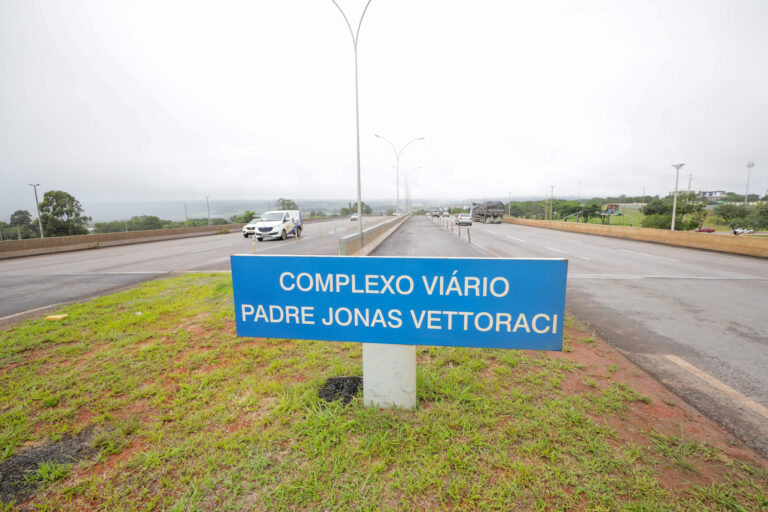 Trânsito na BR-020 sofre alteração temporária para avanço das obras da terceira faixa