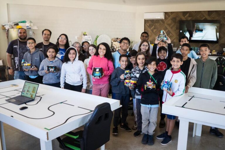 Aulas de robótica no Gama preparam alunos da rede pública para competições nacionais