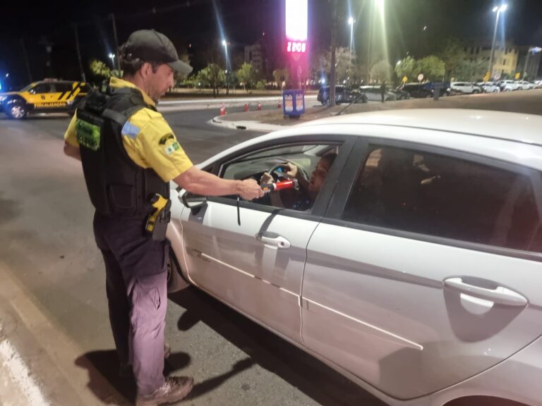 Operações do Detran-DF retiram 41 motoristas alcoolizados das vias no fim de semana