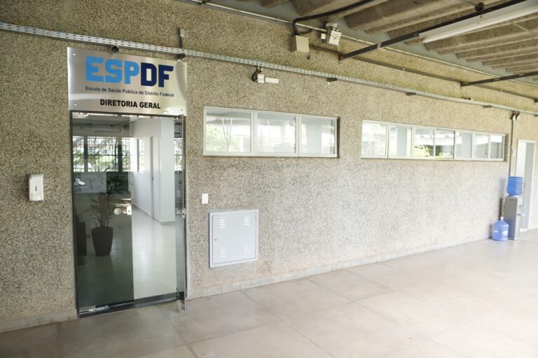 Escola de Saúde Pública do DF abre 280 vagas para cursos técnicos