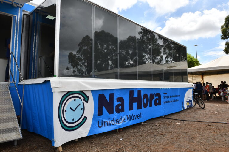 Na Hora Móvel leva serviços públicos ao SIA nesta terça-feira (5)